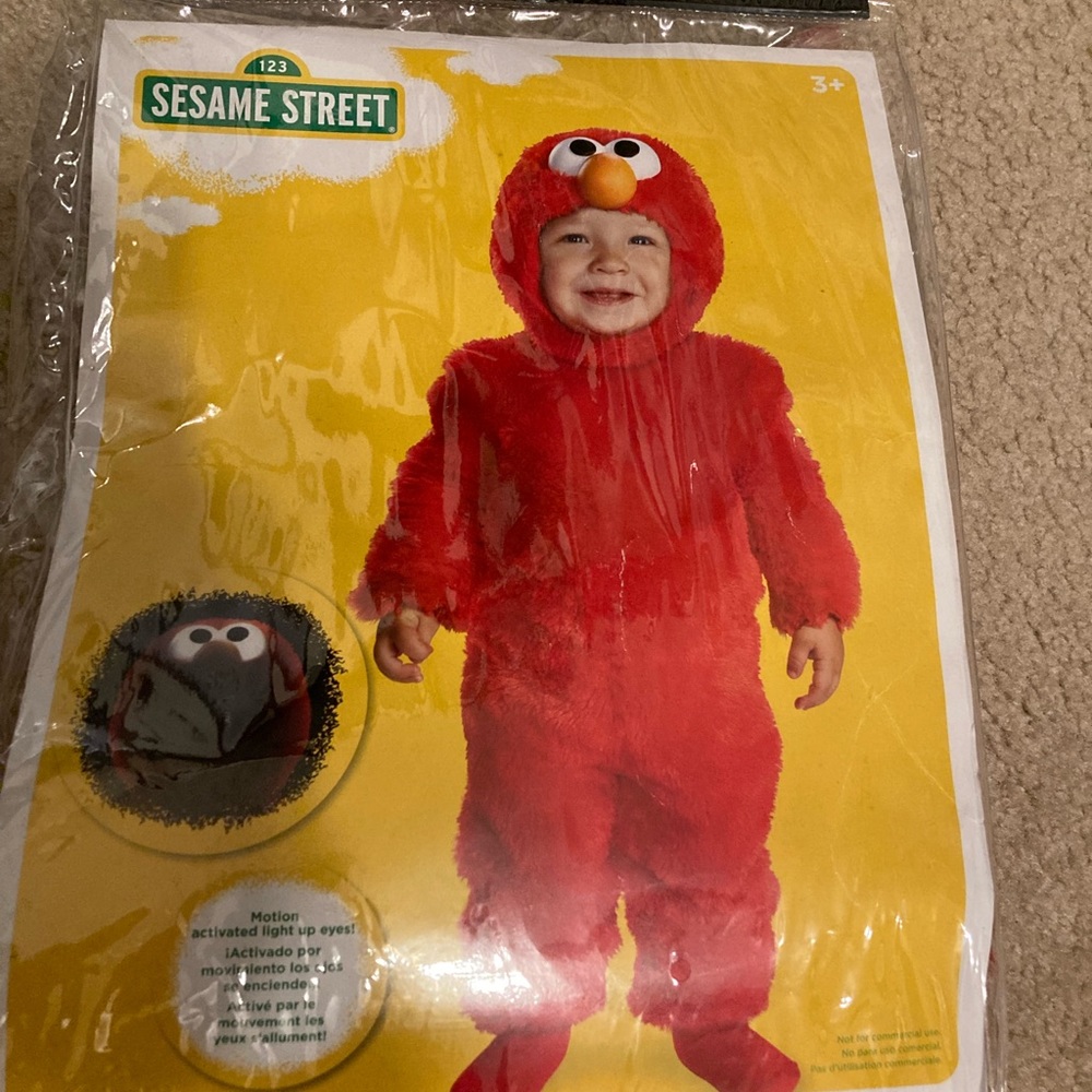 Sesame Street Elmo Costume. Size M (3T-4T)